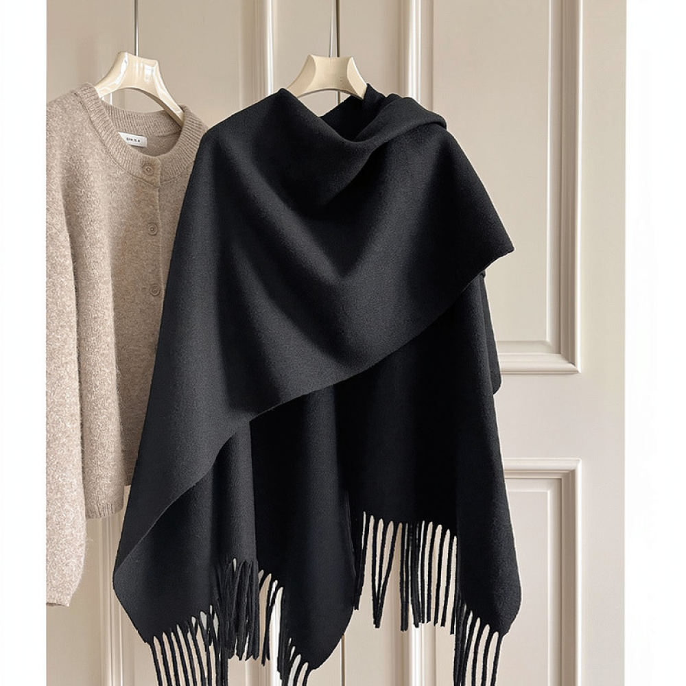Women Fashion Photoshoot - Thickened Woolen Cape Shawl Women Winter